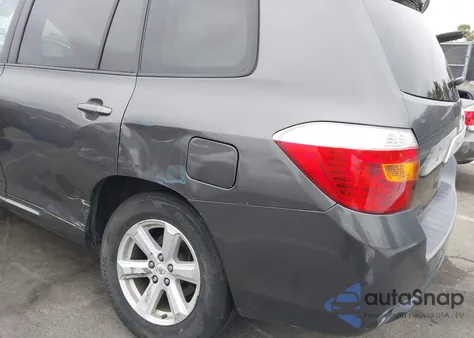 2010 Toyota Highlander Base V6 z USA, uszkodzony, nr VIN 5TDBK3EHXAS003442
